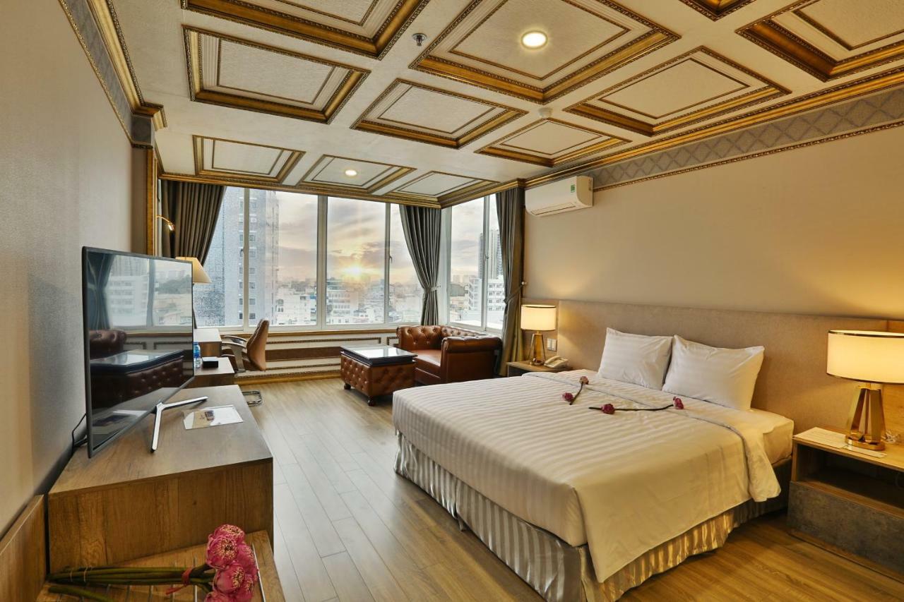 Executive Suite City view